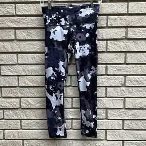 HUE Blur Active Printed Capris Grey/Silver/Black Sz S